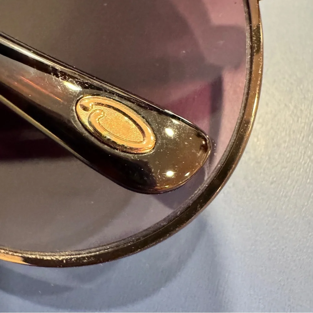 Oscar de la Renta Brown Aviator Sunglasses - Classic Metal Frame in Brown